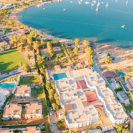 אתר נופש Ladonia Del Mare (adults Only) גומבט
